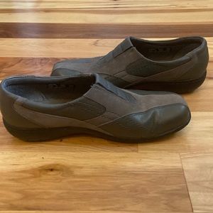 Clarks bendable Bingo Grey Leather/Suede Slip-on size 8.5